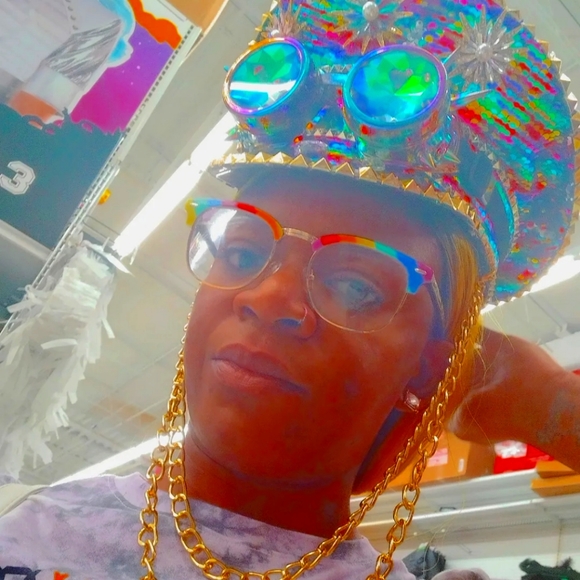 Meet your Posher, Octavia - Picture 1 of 1